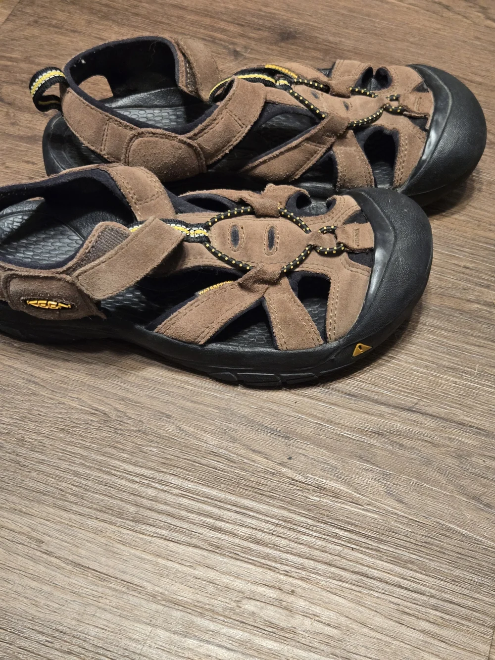 Keen Brown and Black Closed-Toe Outdoor Sandals Size 9